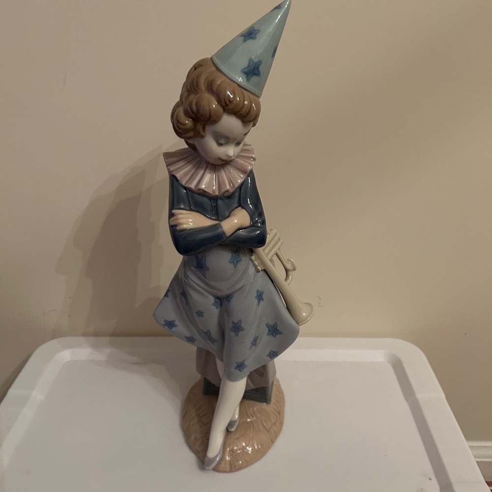 Lladro “Clown with Trumpet” #5060 13.25”
